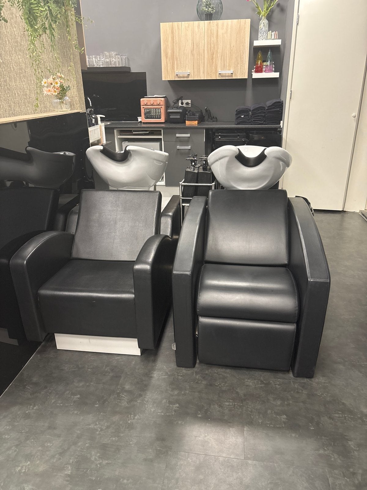 Twee wasstoelen/was-unit voor kapsalon, Overige plaatsen, Ophalen, Gebruikt, Stoel