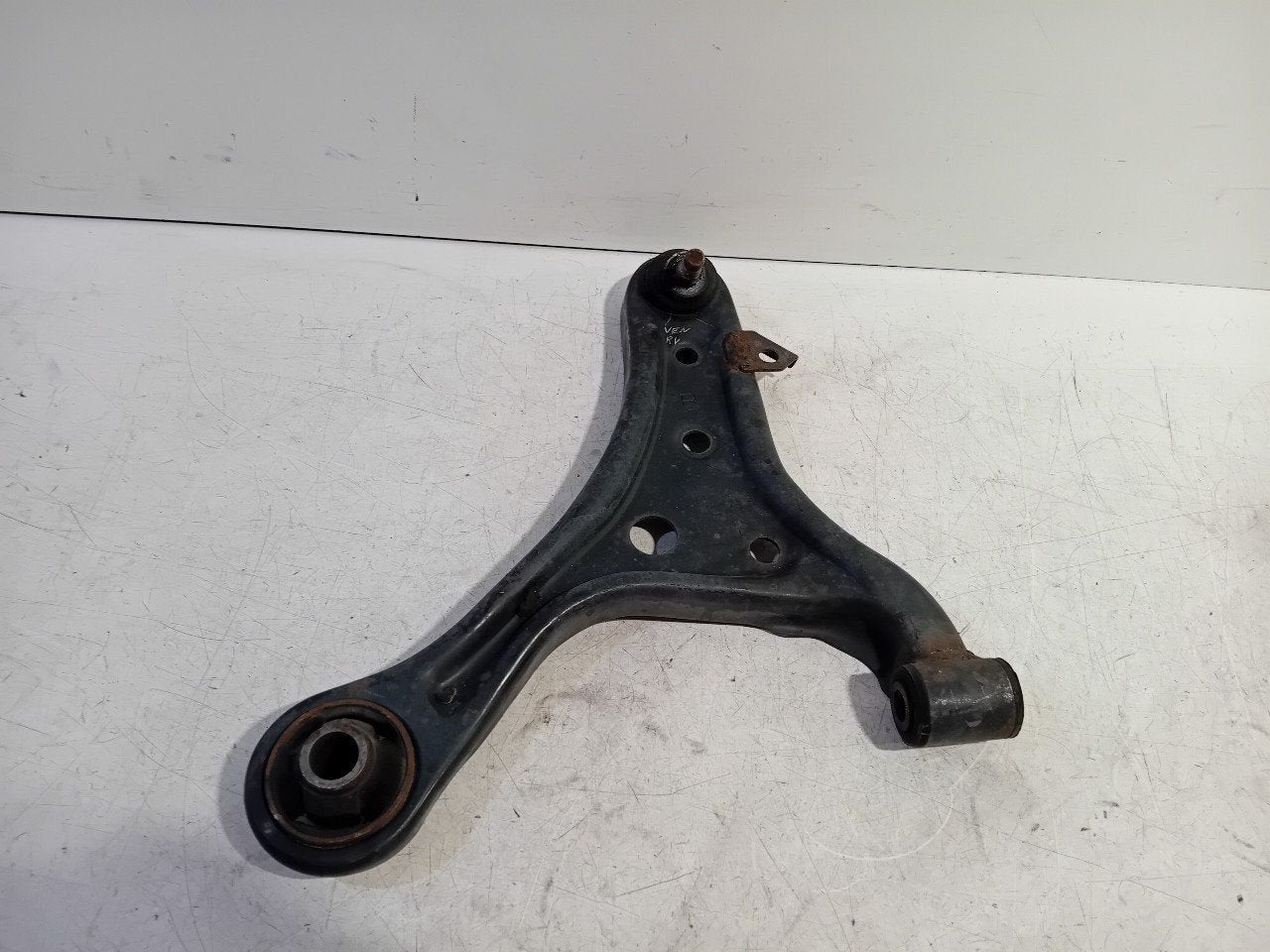 Draagarm rechts voor Toyota iQ, Auto-onderdelen, Onderdelen@venauto.nl, Van der Ven Autorecycling B.V., Gebruikt, Ettenseweg 76, 4706 PB Roosendaal, The Netherlands