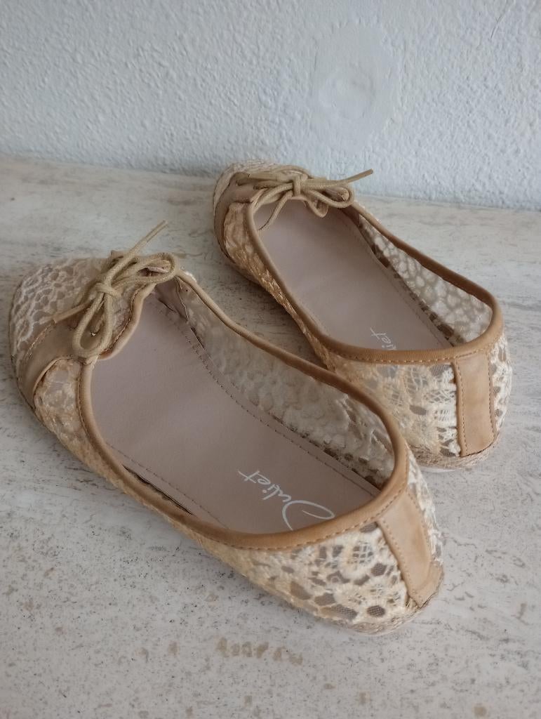 Beige KANT ballerina's maat 39, Beige, Zo goed als nieuw, Ballerina's, Ophalen of Verzenden