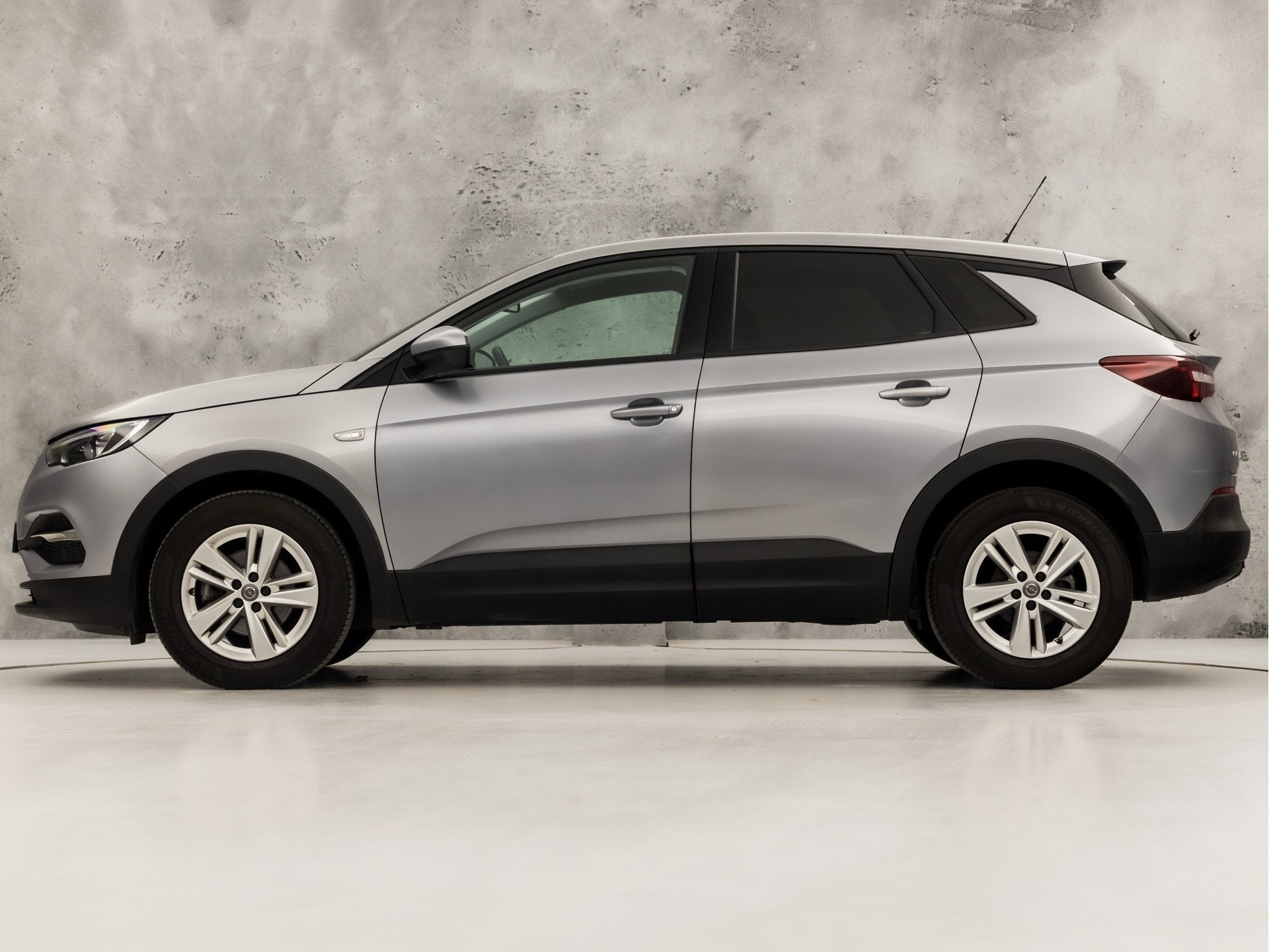 Opel Grandland X 1.2 Turbo Sport (APPLE CARPLAY, NAVIGATIE,, Auto's, Opel, Voorwielaandrijving, 12 maanden, Stof, Gebruikt