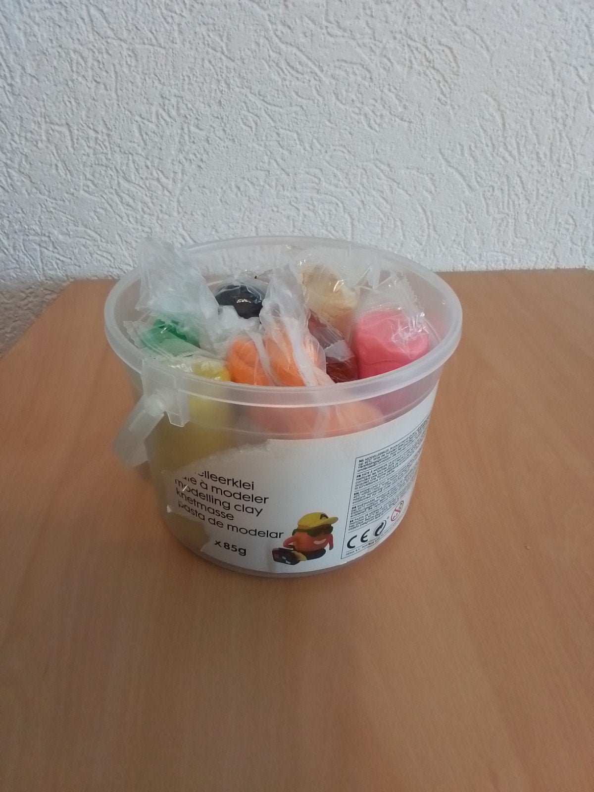 Modelleerklei in emmer - Diverse kleuren, Overige thema's, Meerkleurig, Ophalen of Verzenden, Zo goed als nieuw