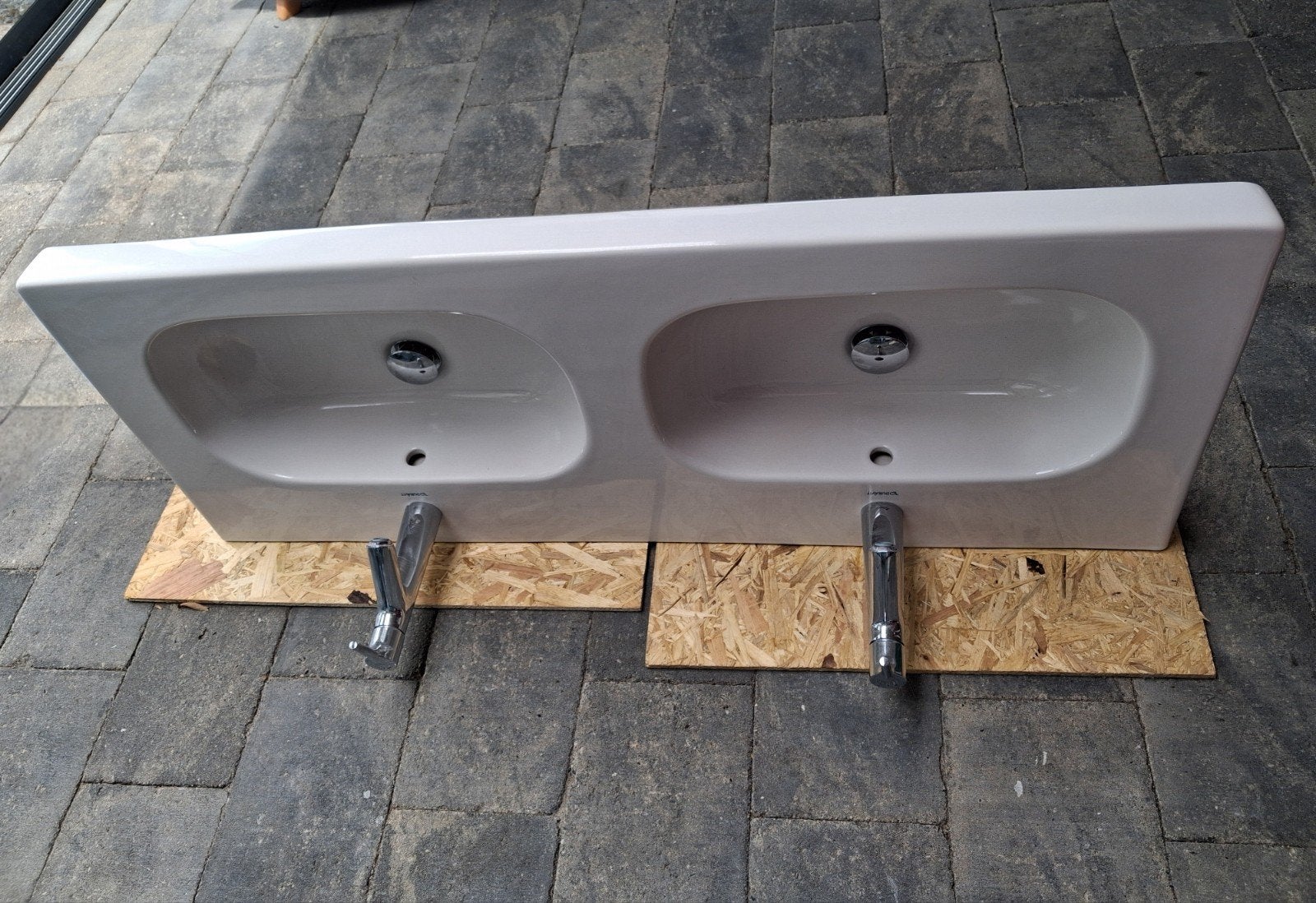 Nieuwe Dubbele Duravit wastafel (compleet). Zie beschrijving, Huis en Inrichting, Ophalen, Nieuw