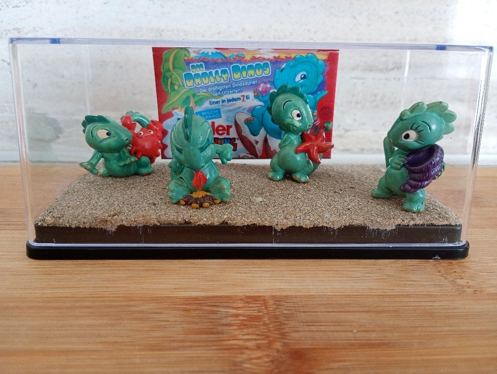 Kinder Surprise Drolly Dinos Display Strand Tuin Bouwplaats, Ophalen of Verzenden, Gebruikt, Hardplasticfiguren
