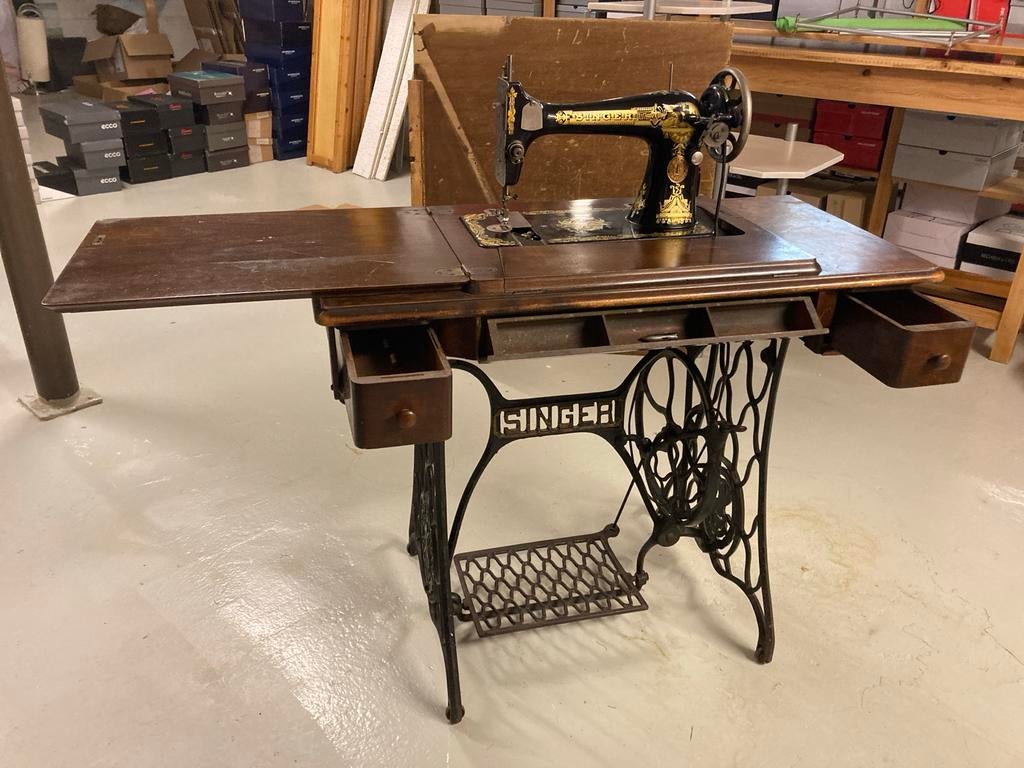 Antieke Singer Naaimachine met Tafel - Decoratief, Ophalen