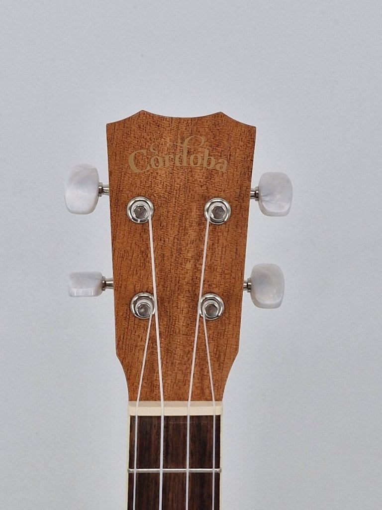 Cordoba 15TM Tenor Ukelele - Ocassion, Muziek en Instrumenten, Ukelele, Ophalen of Verzenden