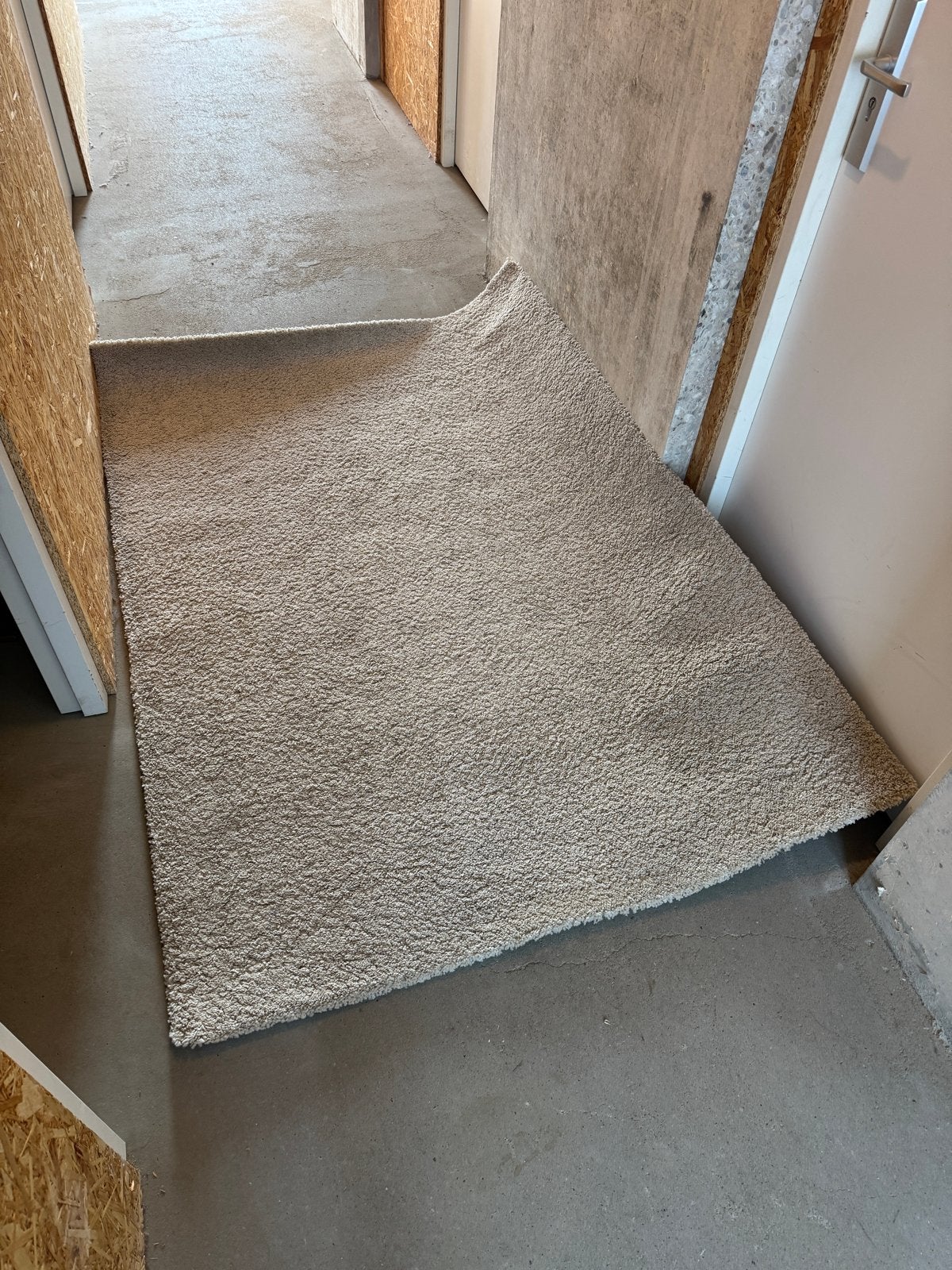 IKEA ADUM tapijt - Beige, hoogpolig en zacht, Huis en Inrichting, Stoffering | Tapijten en Kleden, Ophalen, Gebruikt, 100 tot 150 cm