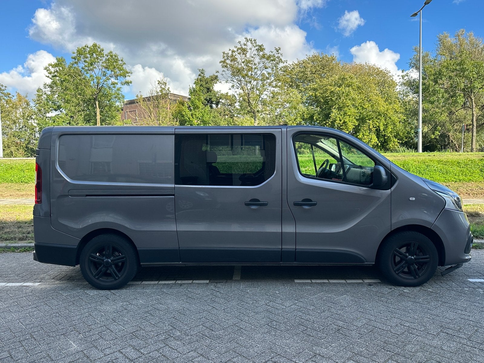 Renault Trafic 1.6 DCI 85KW 2015 L2 dubbele cabine, Auto's, 15 km/l, 4 cilinders, Renault, Origineel Nederlands