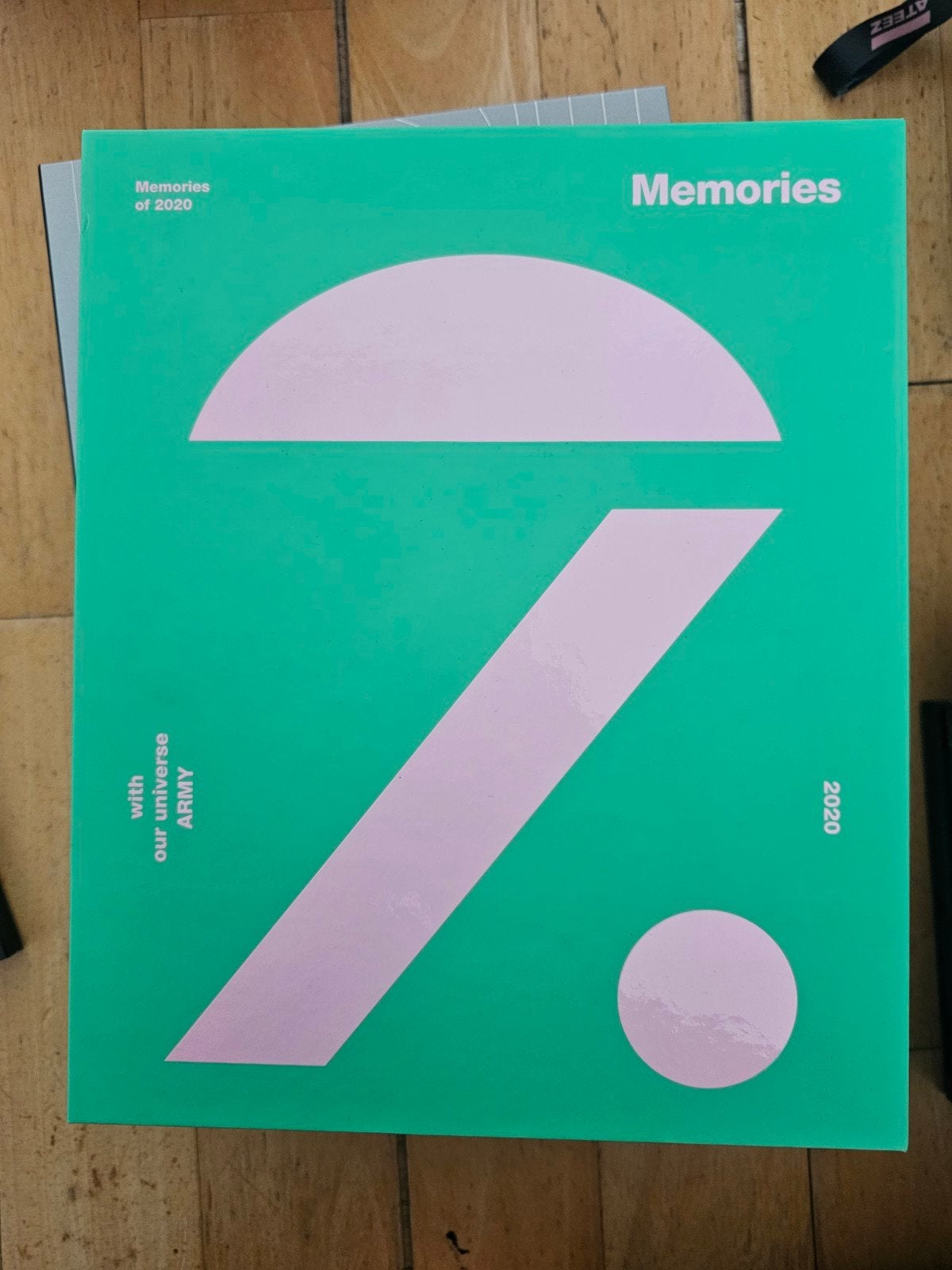 BTS Memories of 2020 + Jin photocard, Verzenden, Zo goed als nieuw, Pop