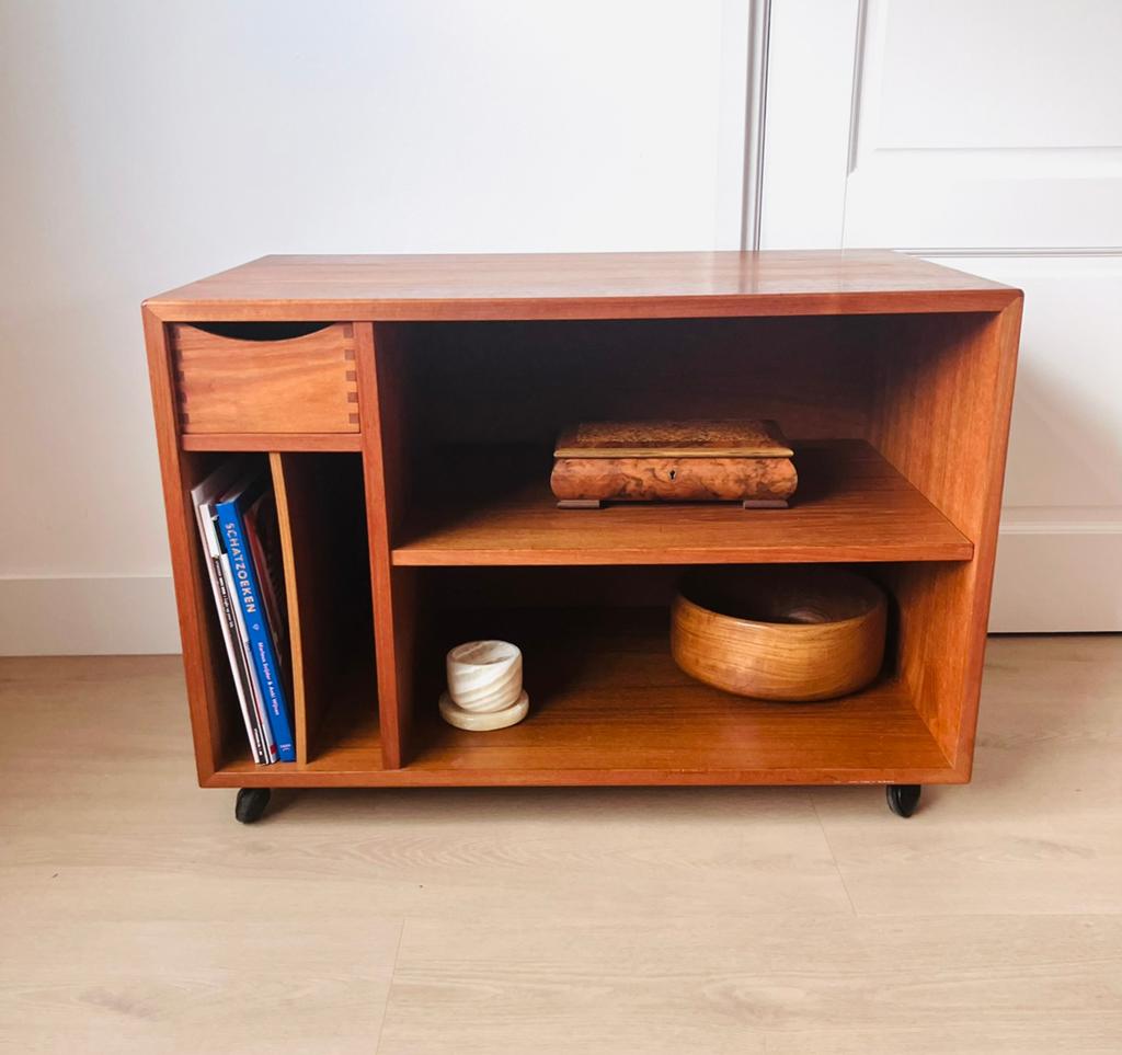 Vintage Deens Design audio meubel /  Platenkastje / dressoir, Ophalen, Vintage design, Teakhout, 50 tot 100 cm