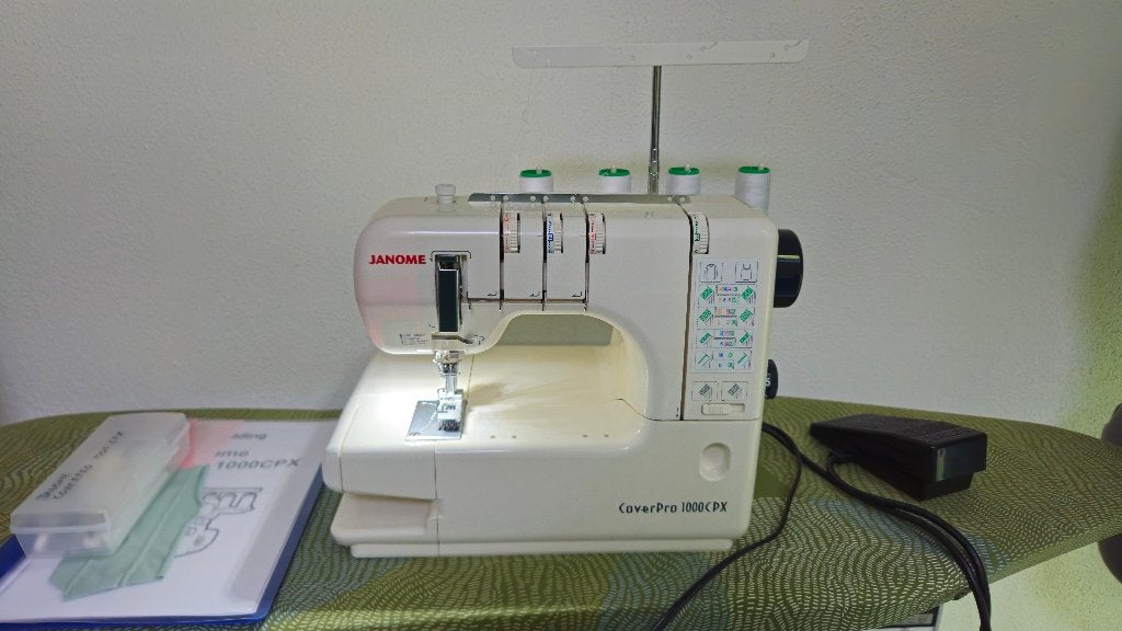 Janome CoverPro 1000 CPX coverlock, Hobby en Vrije tijd, Naaimachines en Toebehoren, Ophalen of Verzenden, Gebruikt, Naaimachine