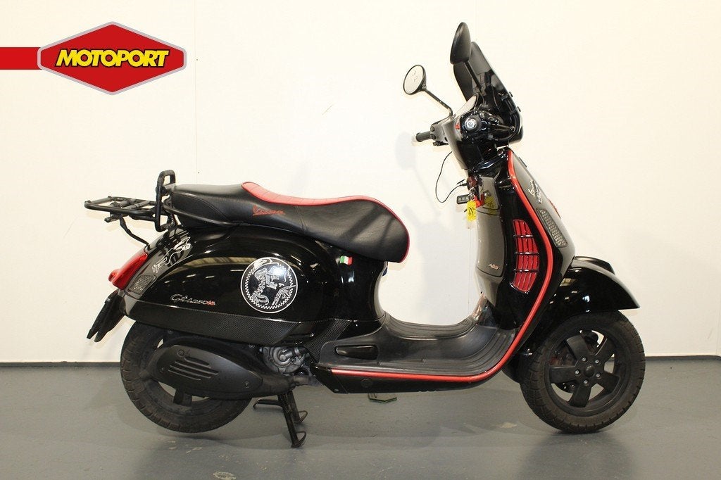 Vespa GTS 250 (bj 2007), Motoren, Scooter, Minervum 7272
4801 EB  Breda, NL, Bedrijf, Piaggio Vespa B.V.