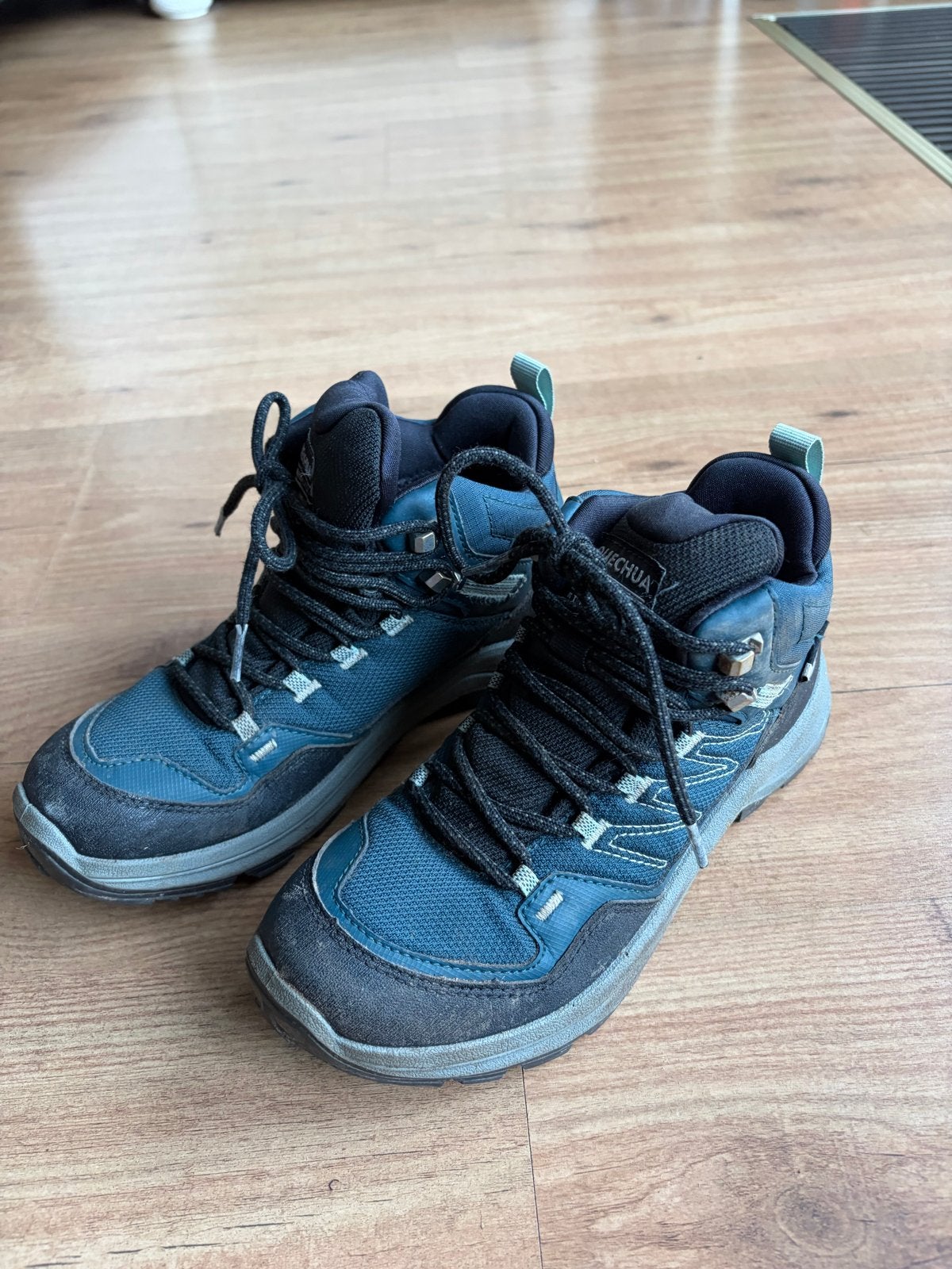 Waterdichte Quechua wandelschoenen maat 36, Ophalen, Jongen of Meisje, Schoenen, Zo goed als nieuw