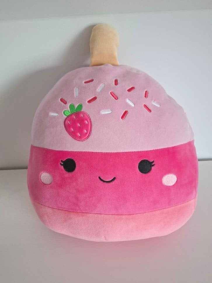 Nieuw SQUISHMALLOW AARDBEI CAKEY 30 cm knuffel plusche, Overige typen, Nieuw, Ophalen of Verzenden, Middelgroot (20 tot 80 cm)