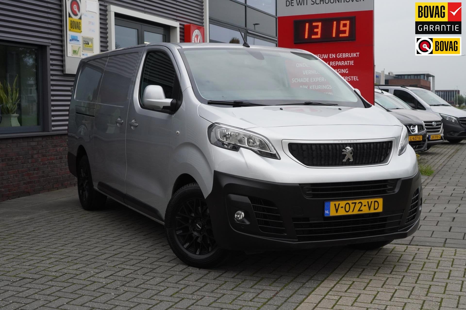 Peugeot Expert L2 231L 2.0 BlueHDI 120 Premium; Dubbele schu, Voorwielaandrijving, Stof, Gebruikt, 4 cilinders