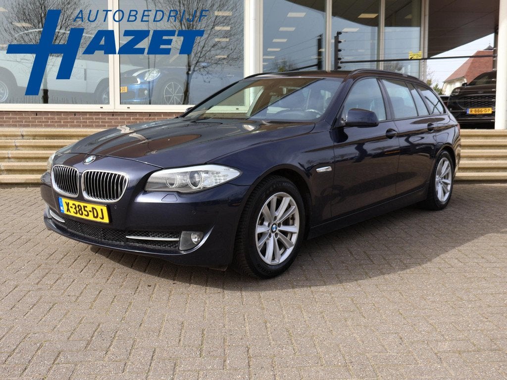 BMW 5-serie Touring 528i 258 PK 6-CILINDER AUT. + LEDER | ST, Auto's, Euro 5, Gebruikt, Zwart, Blauw