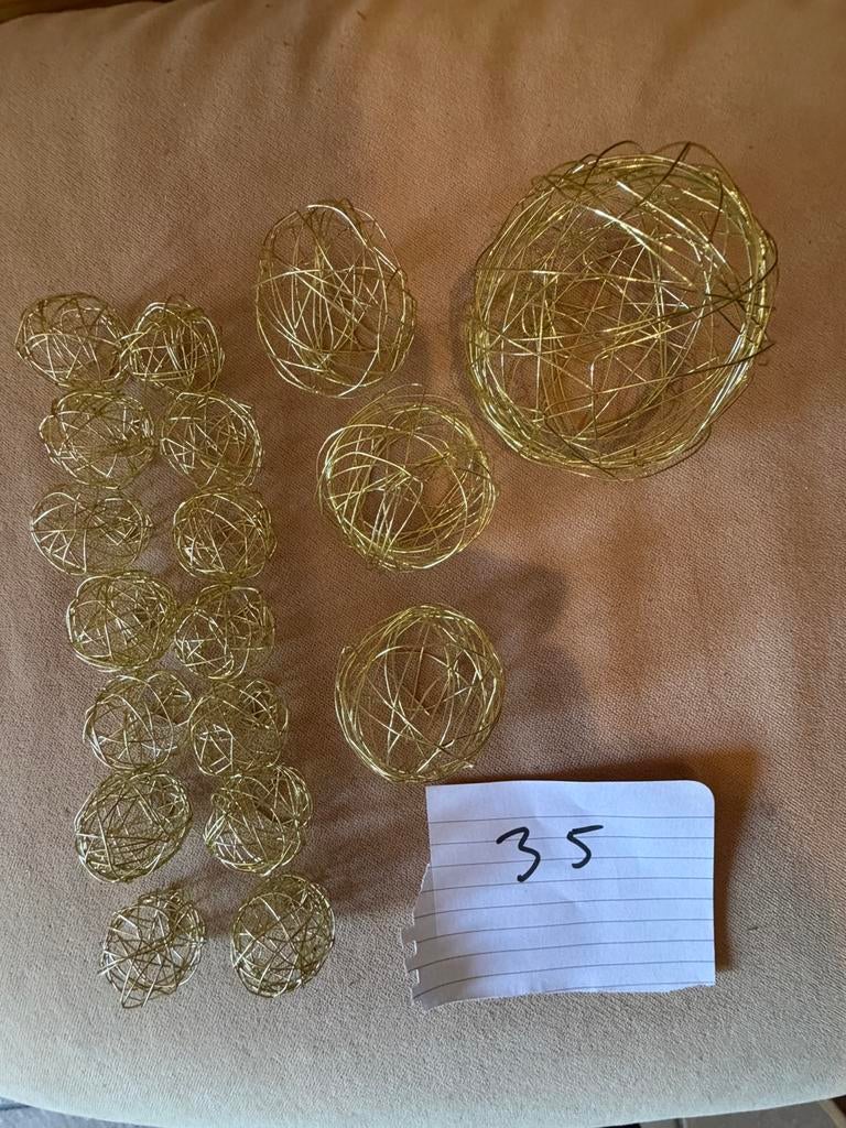 Goudkleurige ballen voor op een bord of in kerstboom, Ophalen of Verzenden, Zo goed als nieuw