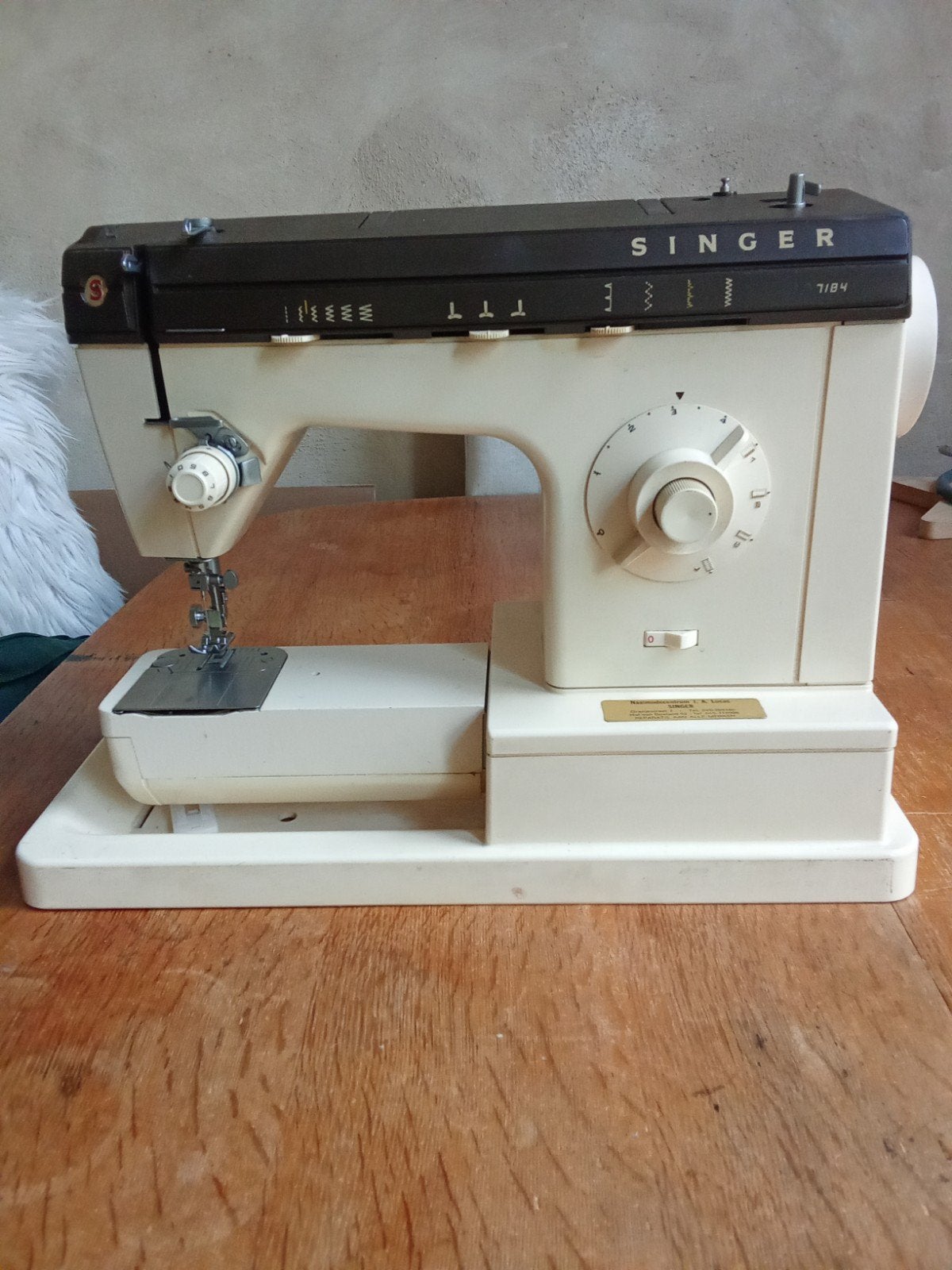 Singer retro naaimachine, Hobby en Vrije tijd, Naaimachines en Toebehoren, Ophalen, Gebruikt, Naaimachine, Singer