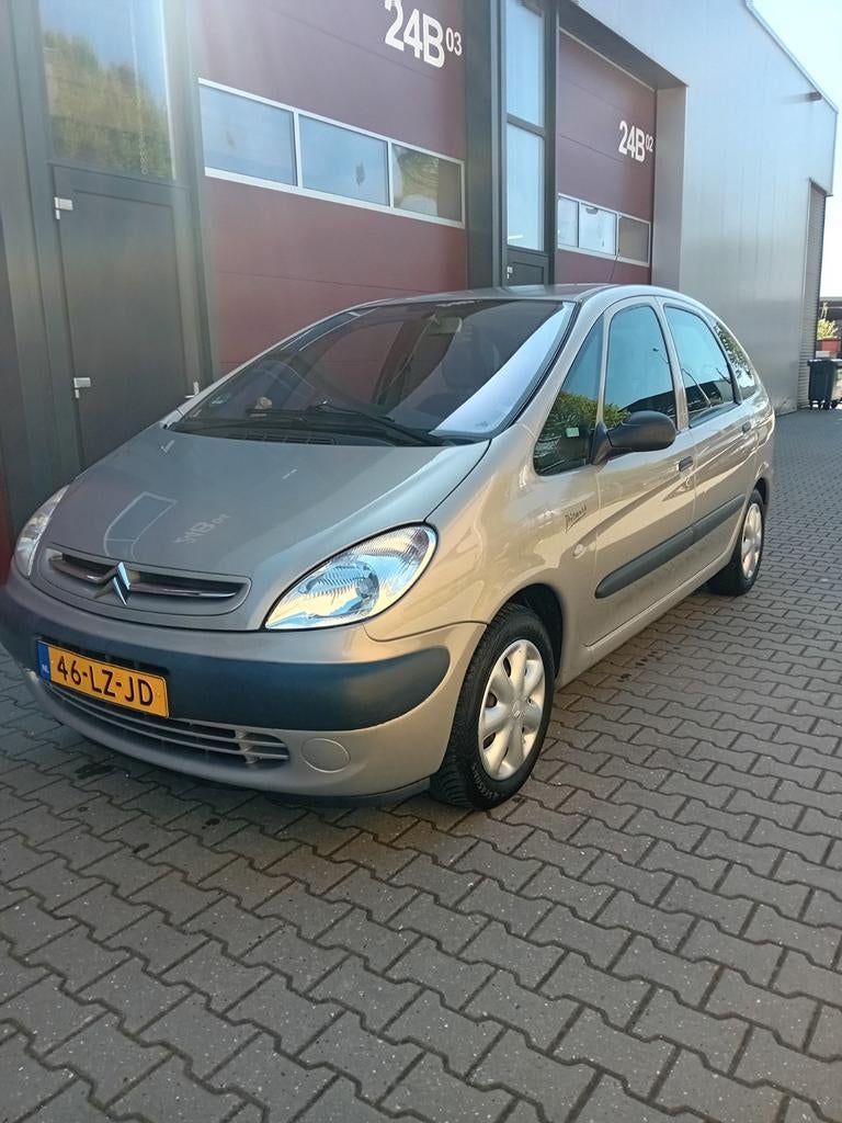 ZONDAG OP AFSPRAAK CITROEN PICASSO 2003 APK 30 04 2027, Auto's, 4 cilinders, 1749 cc, 116 pk, Beige