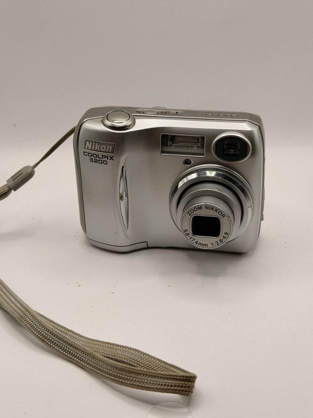 Nikon coolpix 3200 // digitale camera, Ingebouwde flitser, Ophalen of Verzenden, Zo goed als nieuw, Compactcamera