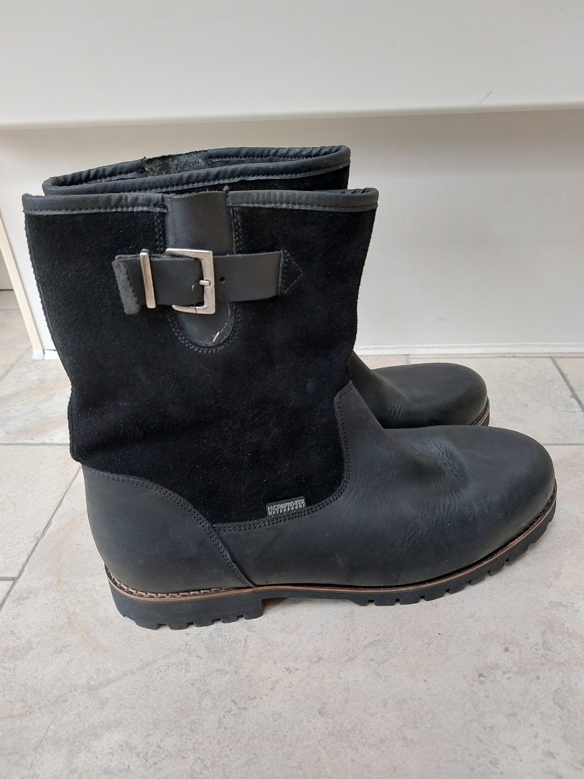 Zwarte gevoerde Human Nature laarzen maat 45
Nieuwprijs 169, Zwart, Boots, Ophalen of Verzenden, Zo goed als nieuw