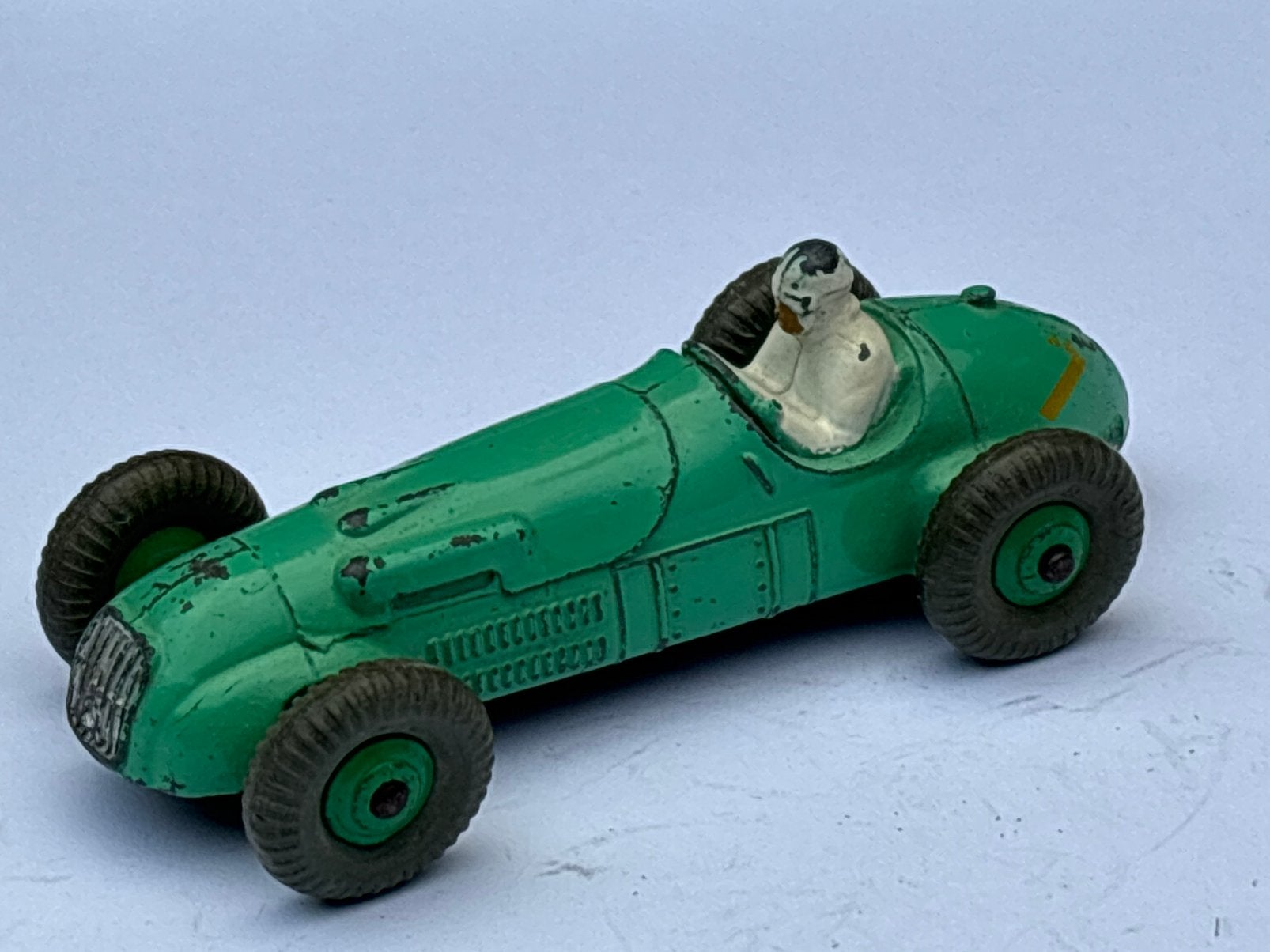 Dinky Toys 23J/235 HWM H.W.M. Racing Car 1953-1954 raceauto, Ophalen of Verzenden, Gebruikt, Auto, Dinky Toys
