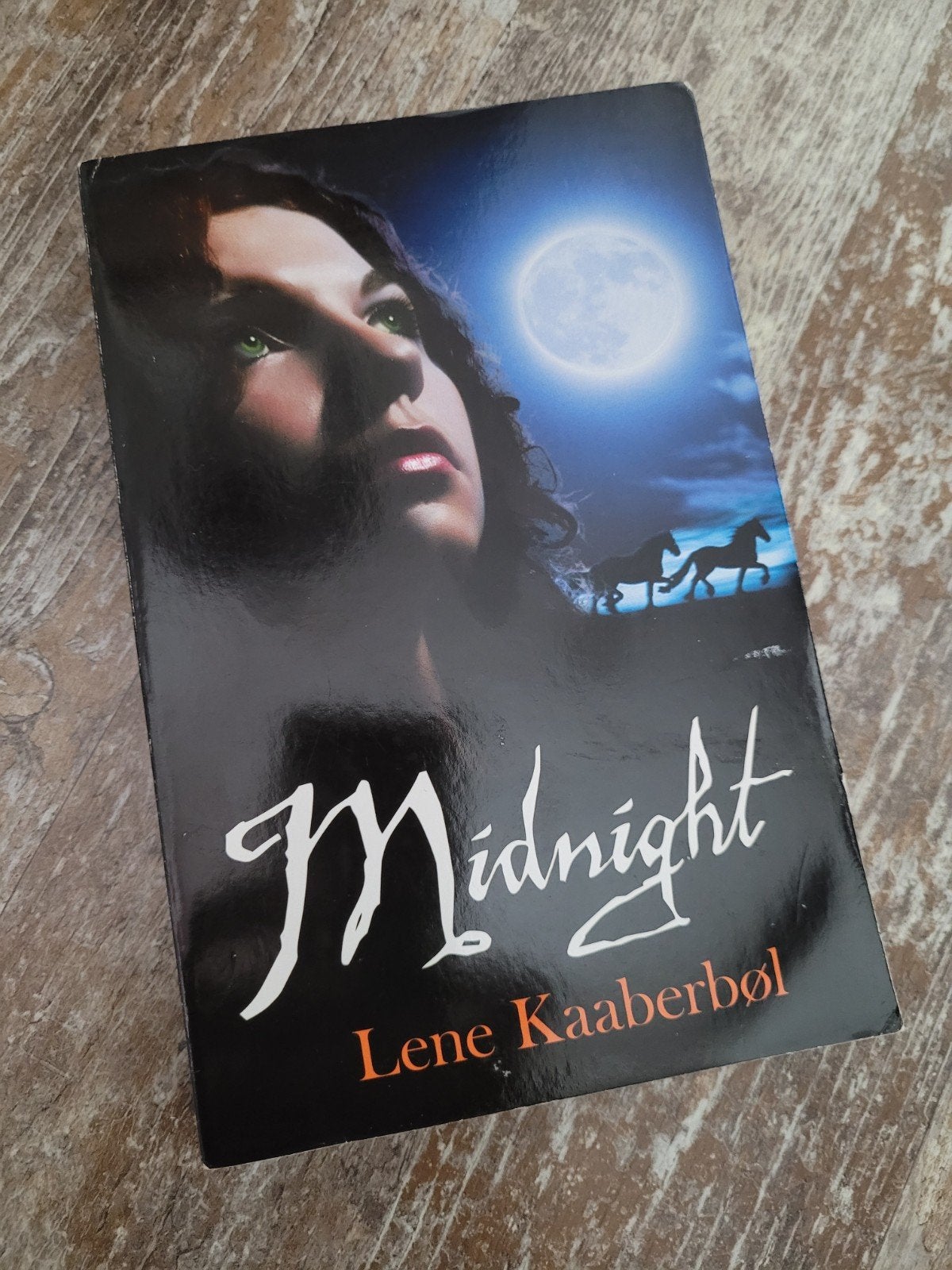 Midnight, Ophalen of Verzenden, Zo goed als nieuw, Lene kaaberbøl