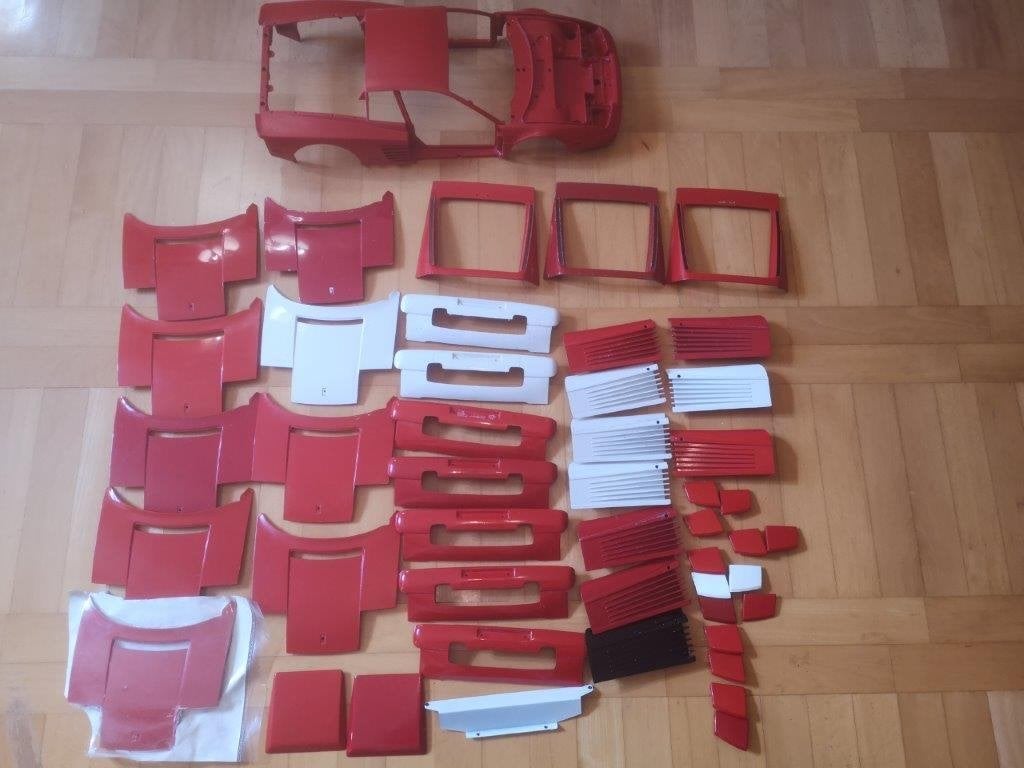 Metalen delen F40 en Testarossa Pocher 1/8 verschillende stu, Hobby en Vrije tijd, Modelauto's | 1:5 tot 1:12, Ophalen of Verzenden
