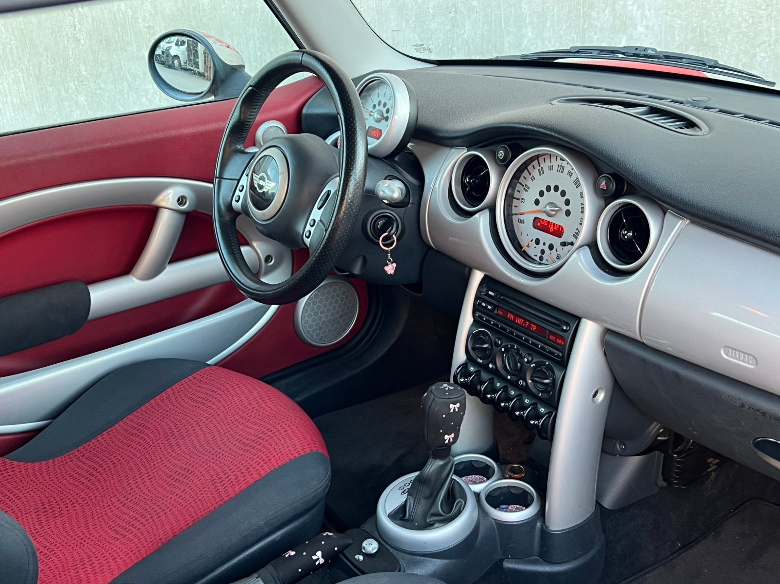 Nette MiniCooper 1.6 116PK Automaat/NAP/APK/ORIGINELE KMSTND, Auto's, Stof, 4 cilinders, 4 stoelen, Origineel Nederlands