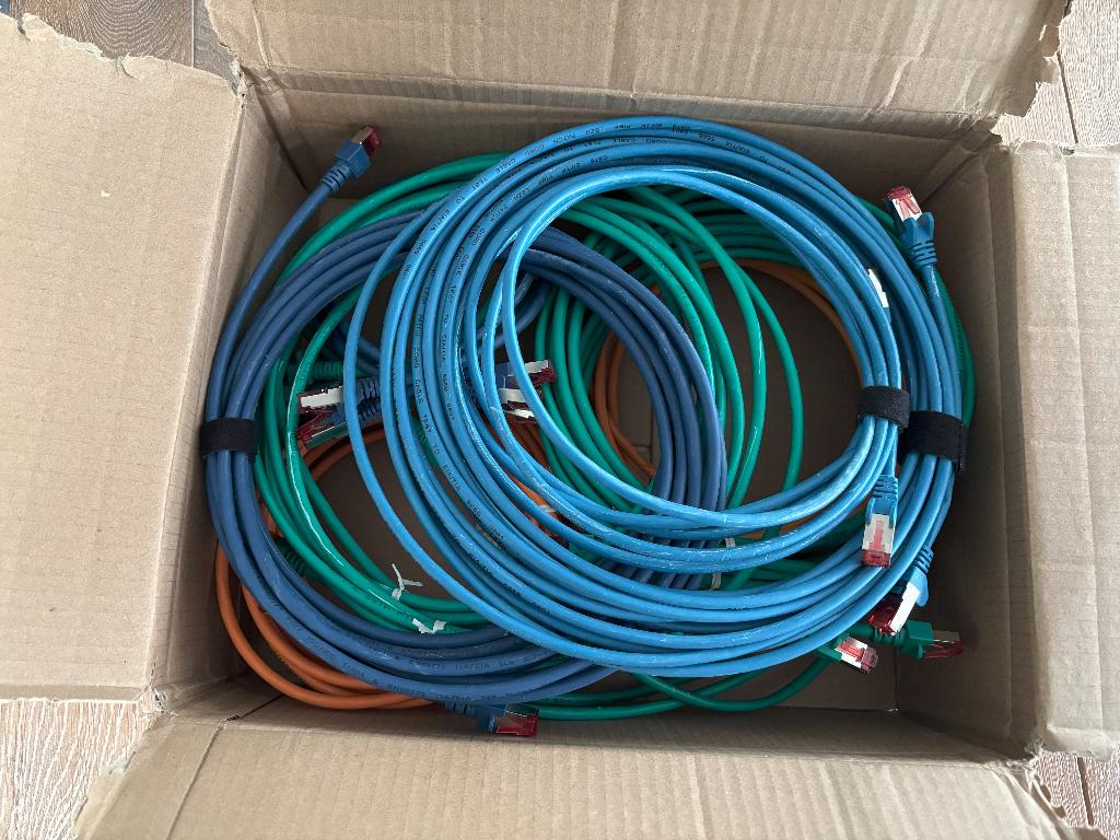 25x div lengte Cat6 patchkabels S/FTP LSZH mantel, Computers en Software, Pc- en Netwerkkabels, Zo goed als nieuw, Ophalen of Verzenden