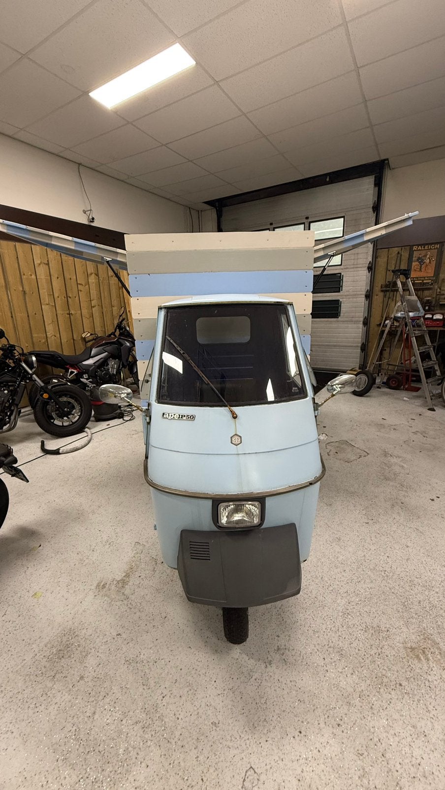 Piaggio ape 50 food truck vent wagen ijs koffie etc etc, Gebruikt, 16 km/u of meer, 46 km of meer, Ophalen