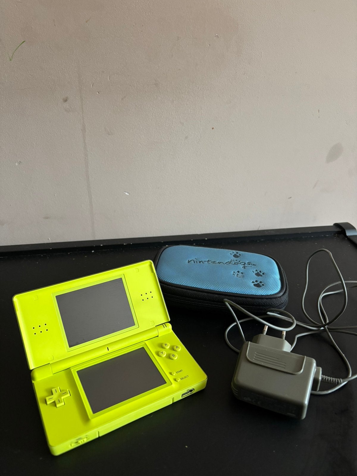 Nintendo DS Lite, Spelcomputers en Games, Ophalen of Verzenden, Zo goed als nieuw, DS Lite, Met beschermhoes of tas