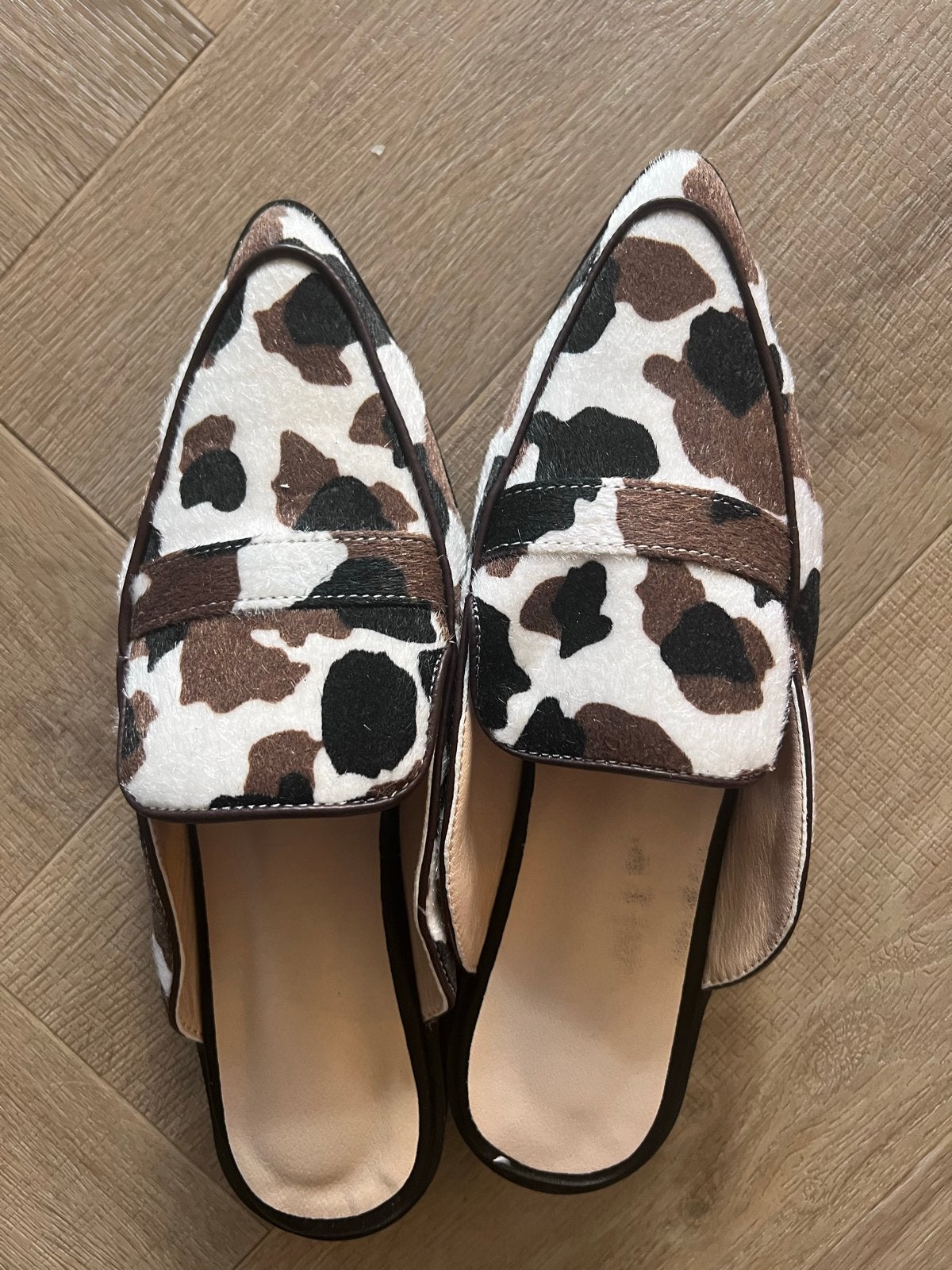Mules met koeienprint  nieuw maat 39, Kleding | Dames, Overige kleuren, Instappers, Nieuw, Ophalen of Verzenden