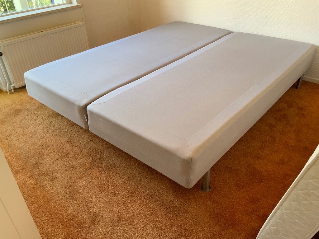 2 IKEA lichtgrijze eenpersoons springboxen 90x220, Ophalen, Strak, Gebruikt, 90 cm