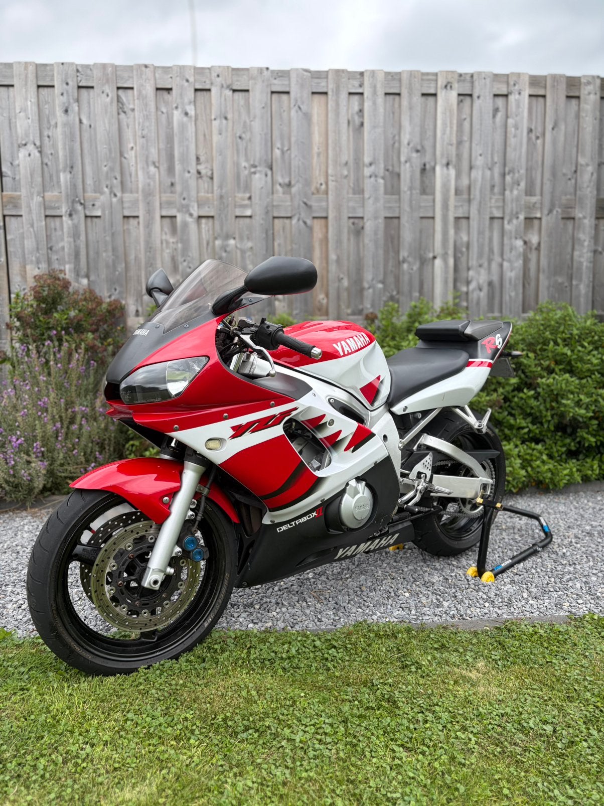 Yamaha R6 RJ03 | A2, Sportuitlaat, 4 cilinders, Super Sport, Minimaal motorrijbewijs A2