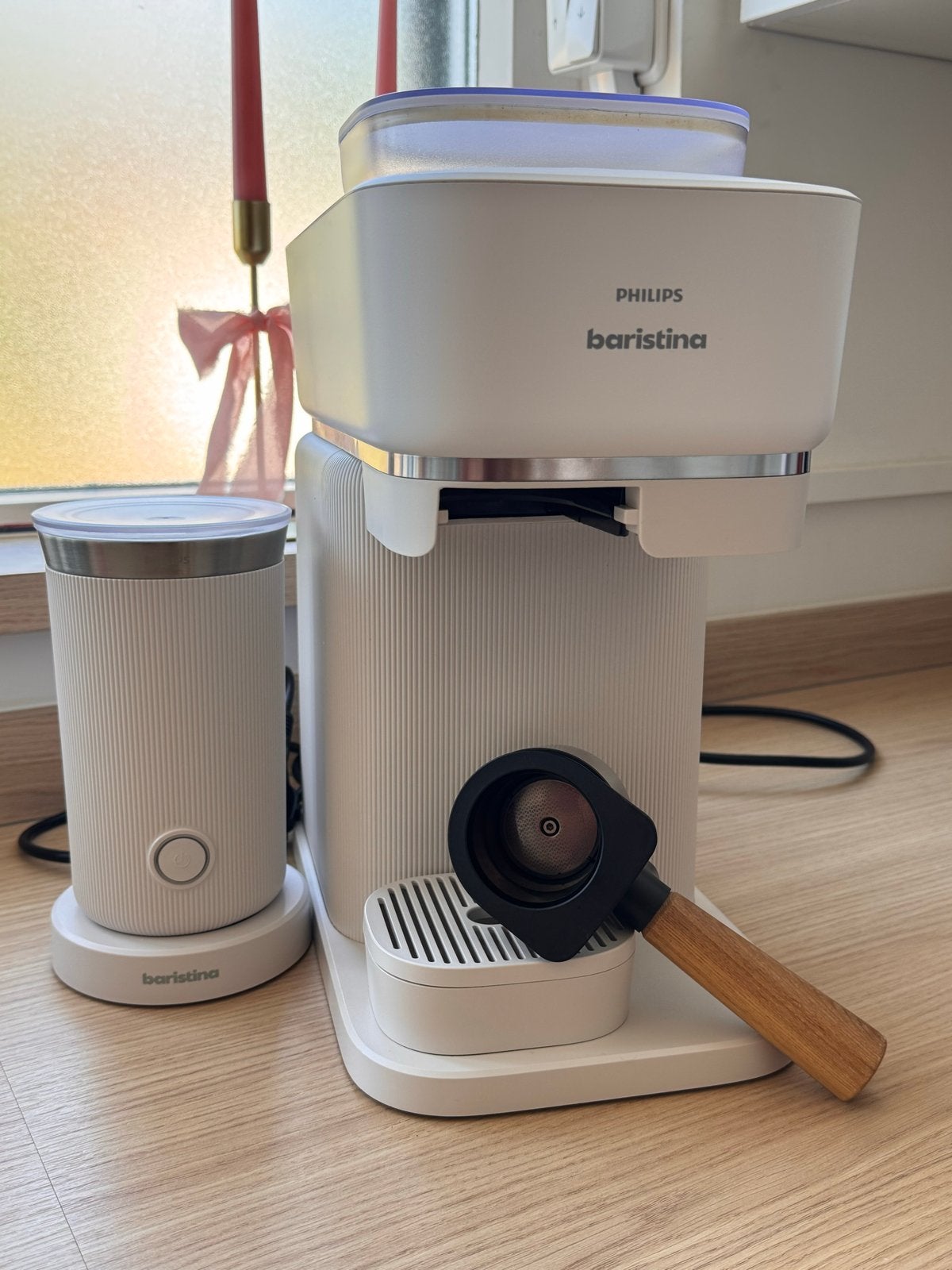 Philips Baristina Espressomachine met Melkopschuimer, Espresso apparaat, Koffiebonen, Zo goed als nieuw, 1 kopje