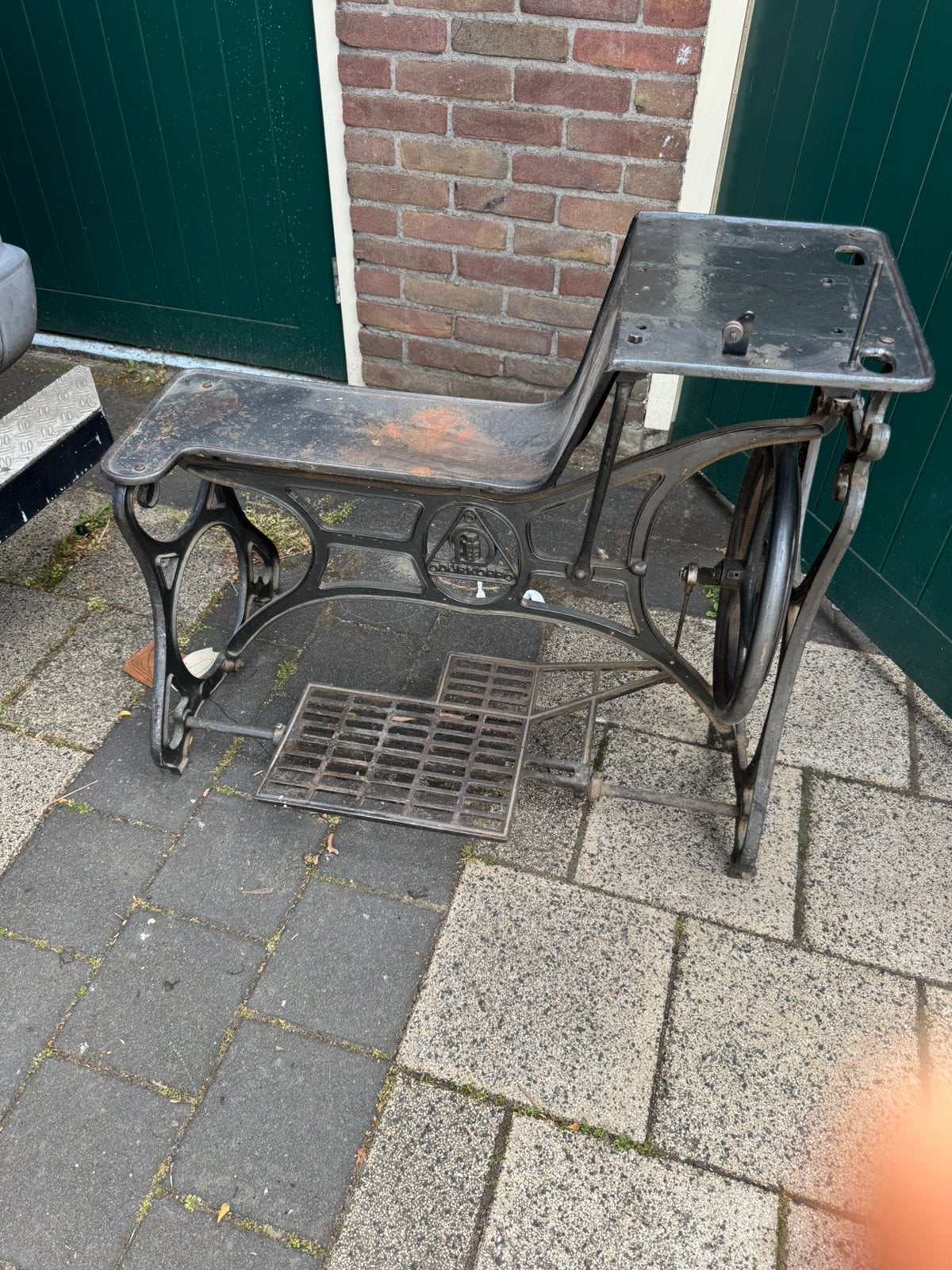 Antieke naaimachine tafel schoenmakers naaimachine, Antiek en Kunst, Ophalen