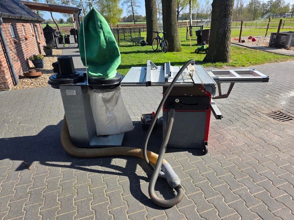 Zaagtafel met afzuiging - Goede staat, Doe-het-zelf en Verbouw, Gereedschap | Zaagmachines, Gebruikt, Cirkelzaag, 70 mm of meer