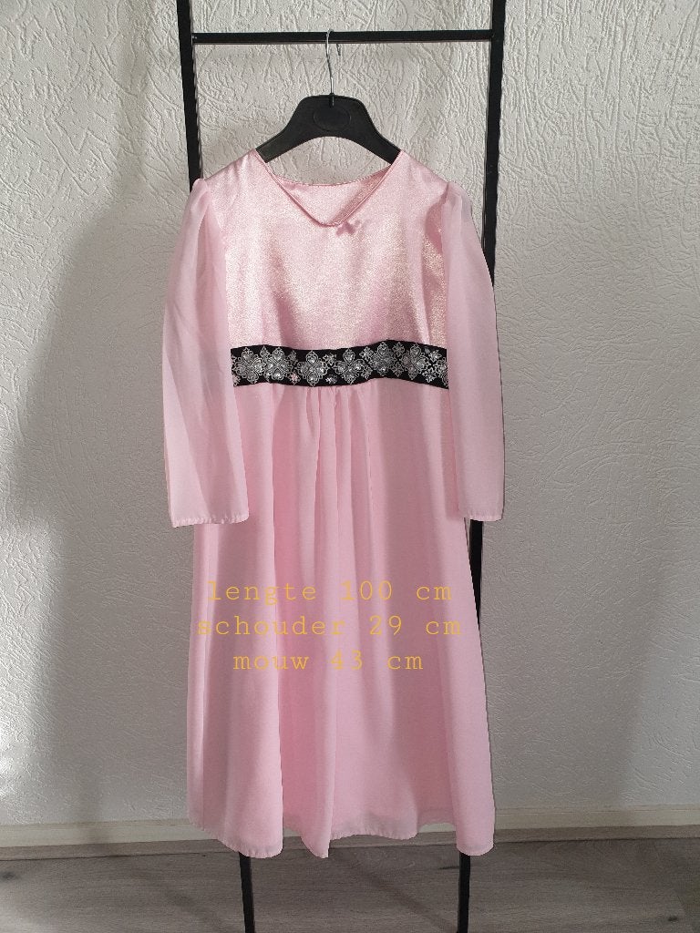 Feestje jurk kaftan meisje €10, Kleding | Dames, Jurken, Verzenden, Zo goed als nieuw, Maat 34 (XS) of kleiner, Onder de knie