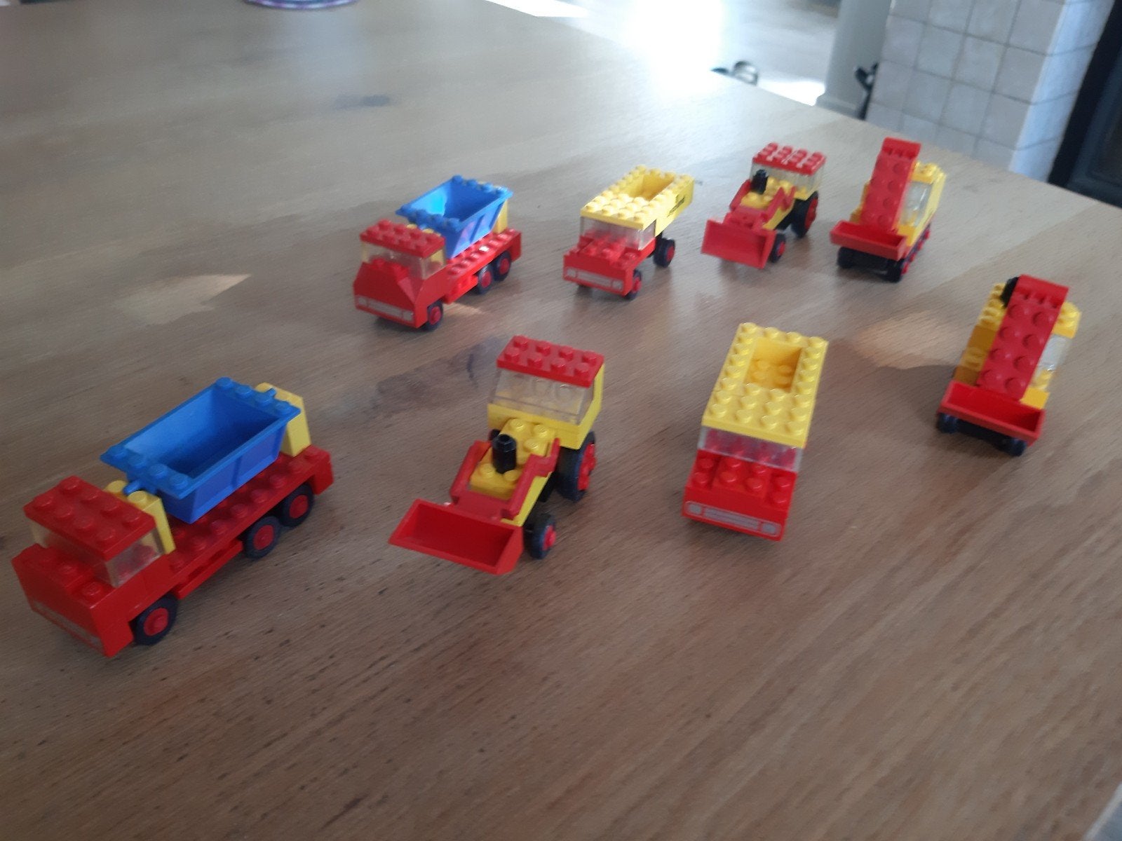 4 oude lego autotjes, Kinderen en Baby's, Speelgoed | Duplo en Lego, Ophalen of Verzenden, Gebruikt
