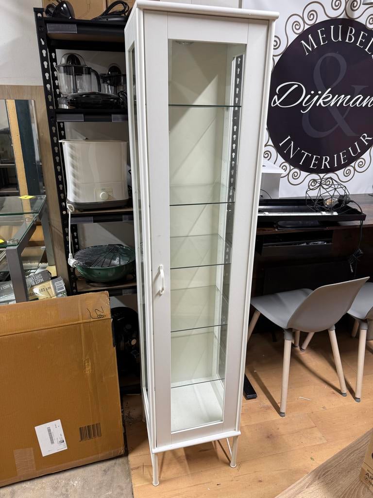 Mooie witte vitrinekast met glazen planken, Huis en Inrichting, Kasten | Vitrinekasten, Minder dan 50 cm, Gebruikt, Ophalen of Verzenden