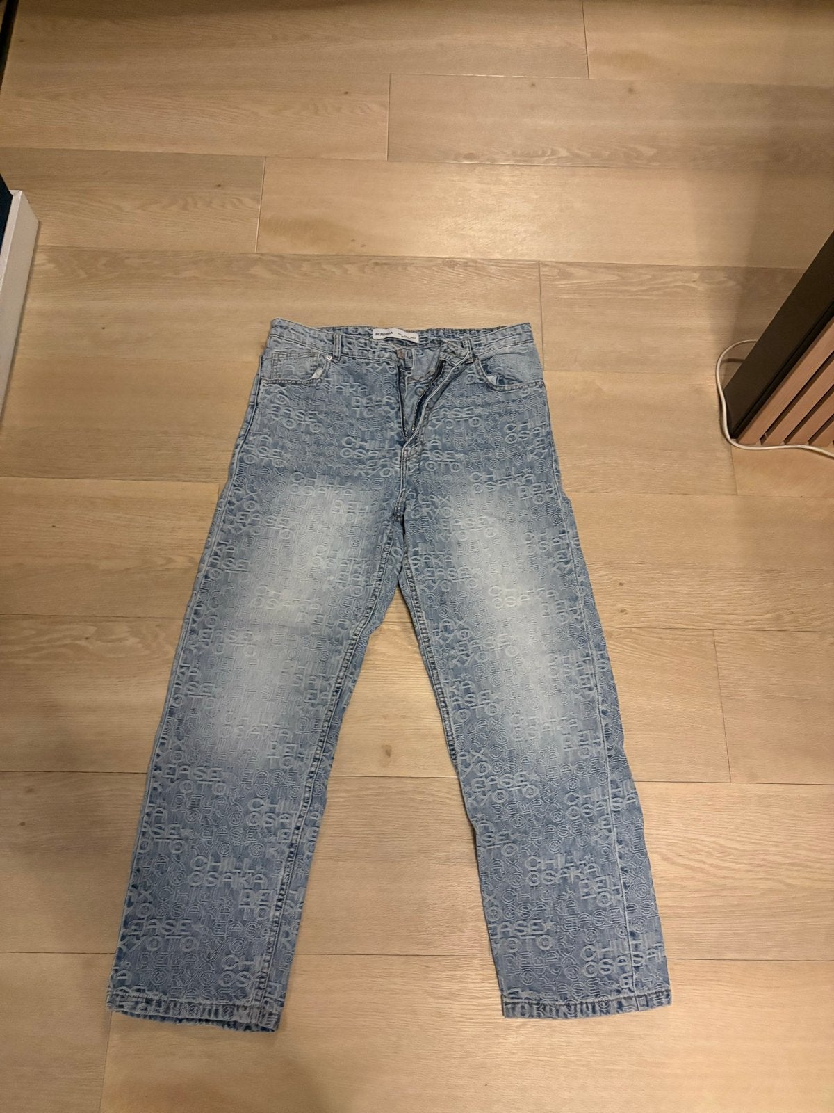 Bershka Broek met print, Maat 42/44 (L), Zo goed als nieuw, Lang, Verzenden