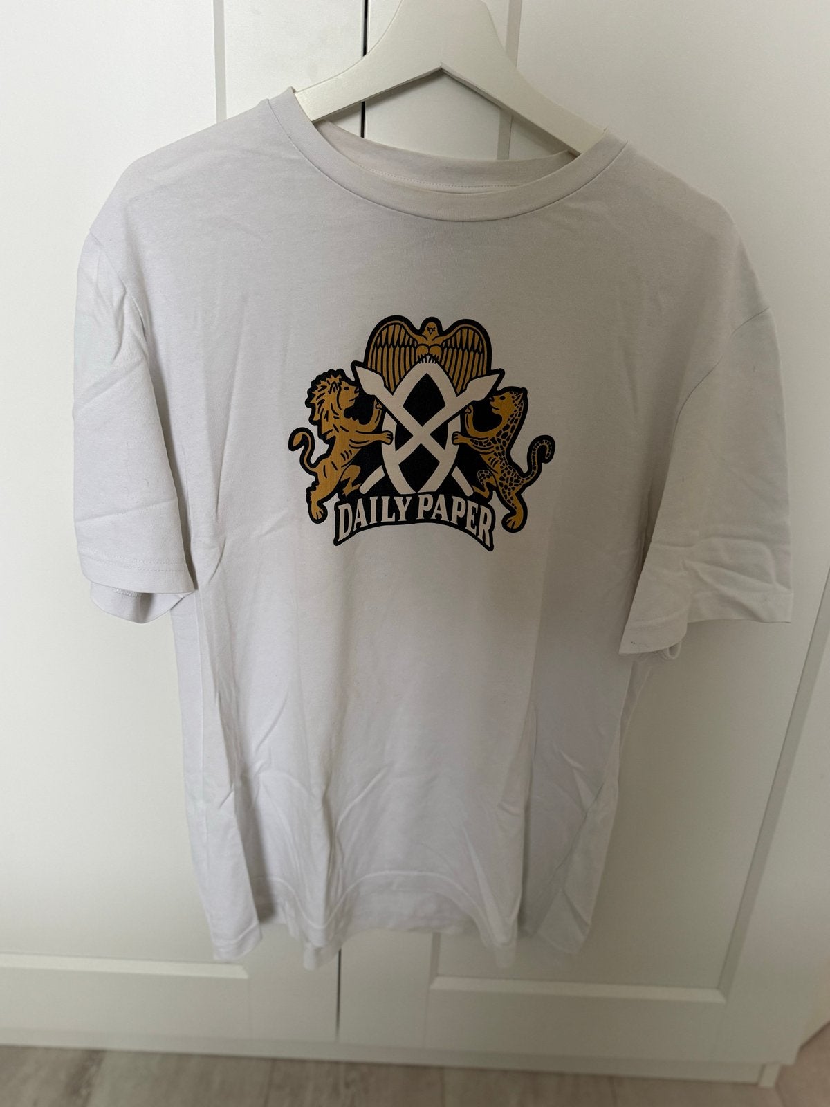 Daily Paper T-shirt wit met logo - Maat M, Ophalen of Verzenden, Zo goed als nieuw, Maat 48/50 (M), Wit