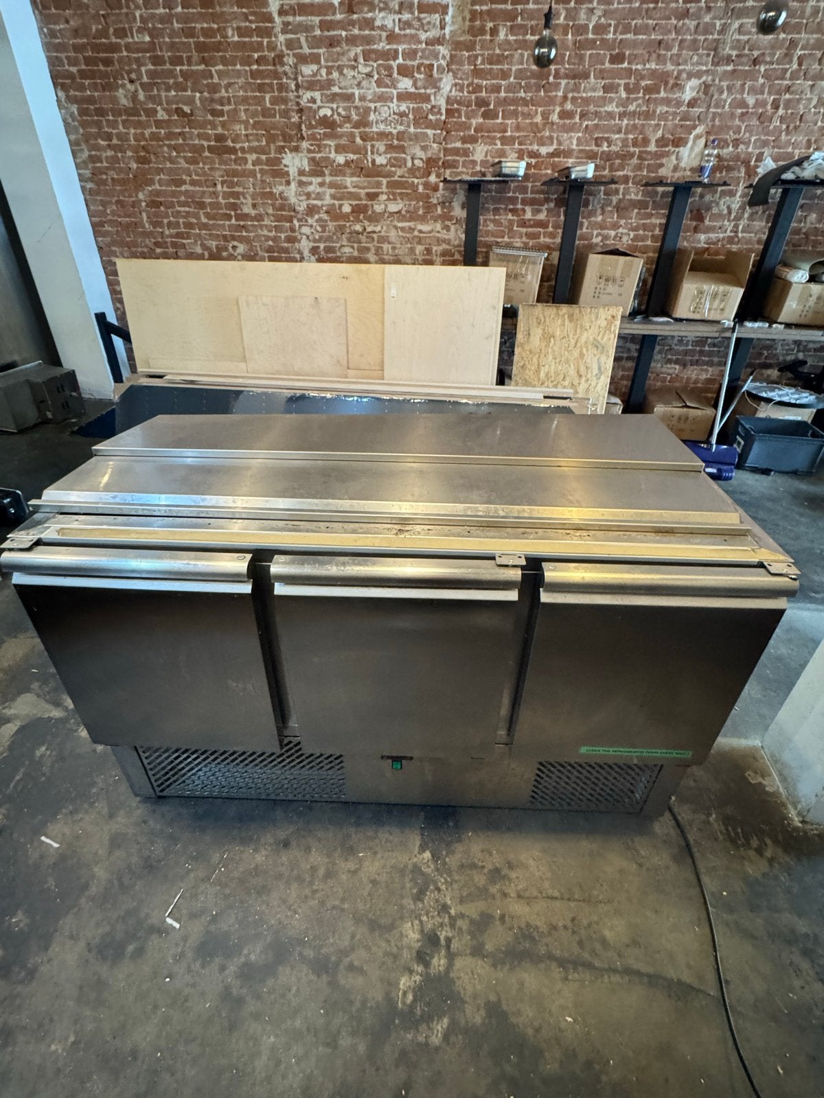 Saladette Koelwerkbank - 3 Deuren, Ophalen, Gebruikt, Koelen en Vriezen