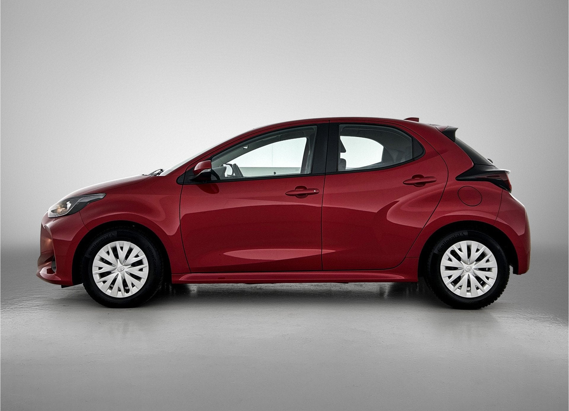 Toyota Yaris 1.5 Hybrid 115 Active (bj 2022, automaat), Auto's, Gebruikt, Bedrijf, 26 km/l, Hybride Elektrisch/Benzine