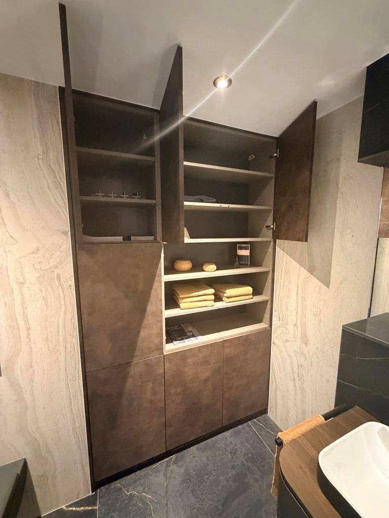 Moderne wandkast 145x236x35 cm - zelf demonteren, Ophalen, Zo goed als nieuw