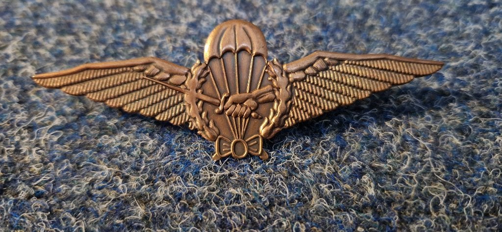Repro Knil SOP baret embleem, Ophalen of Verzenden, Landmacht, Nederland, Embleem of Badge
