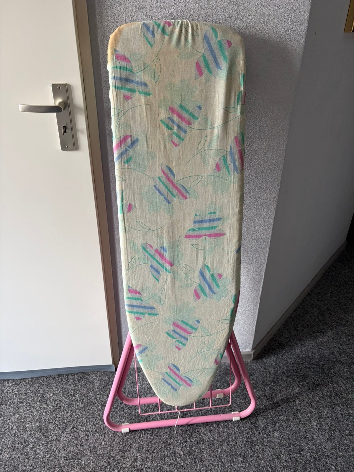 Nette roze strijkplank met mouwen plankje, Ophalen, Gebruikt