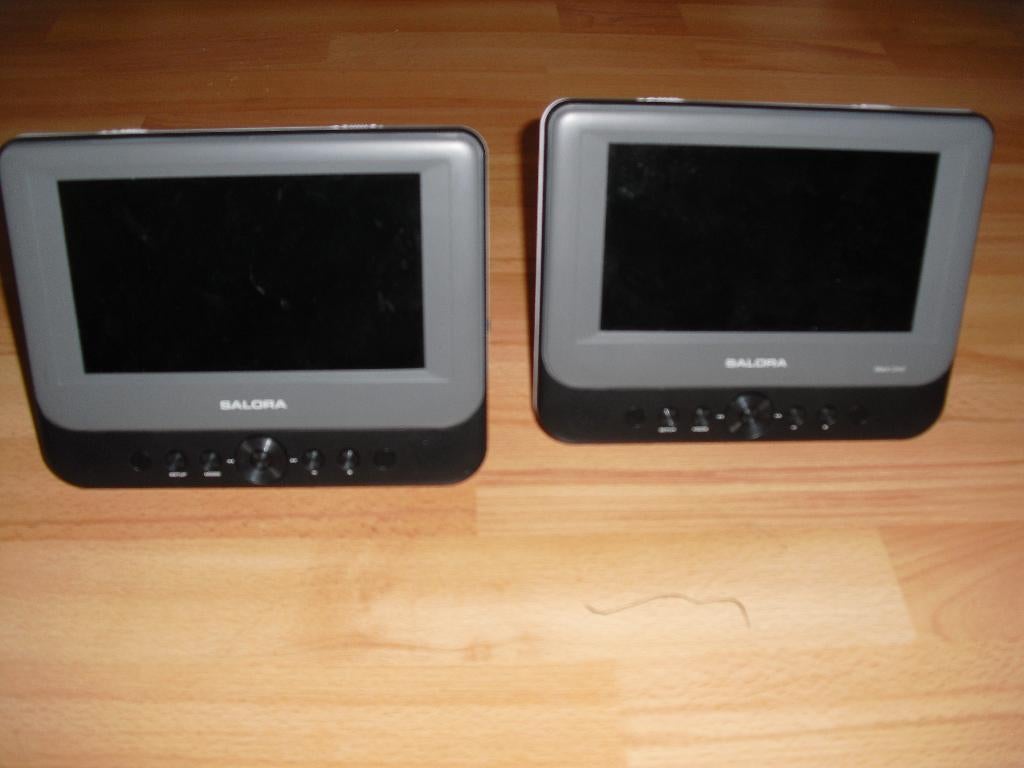 TE KOOP TWEE PORTABLE DVD PLAYERS, Ophalen, Overige merken