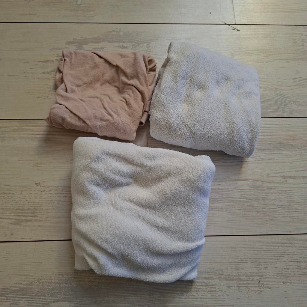 2 moltons en 1 hoeslaken roze voor de wieg, Gebruikt, Meisje, Hoeslaken of Sloop, Ophalen of Verzenden