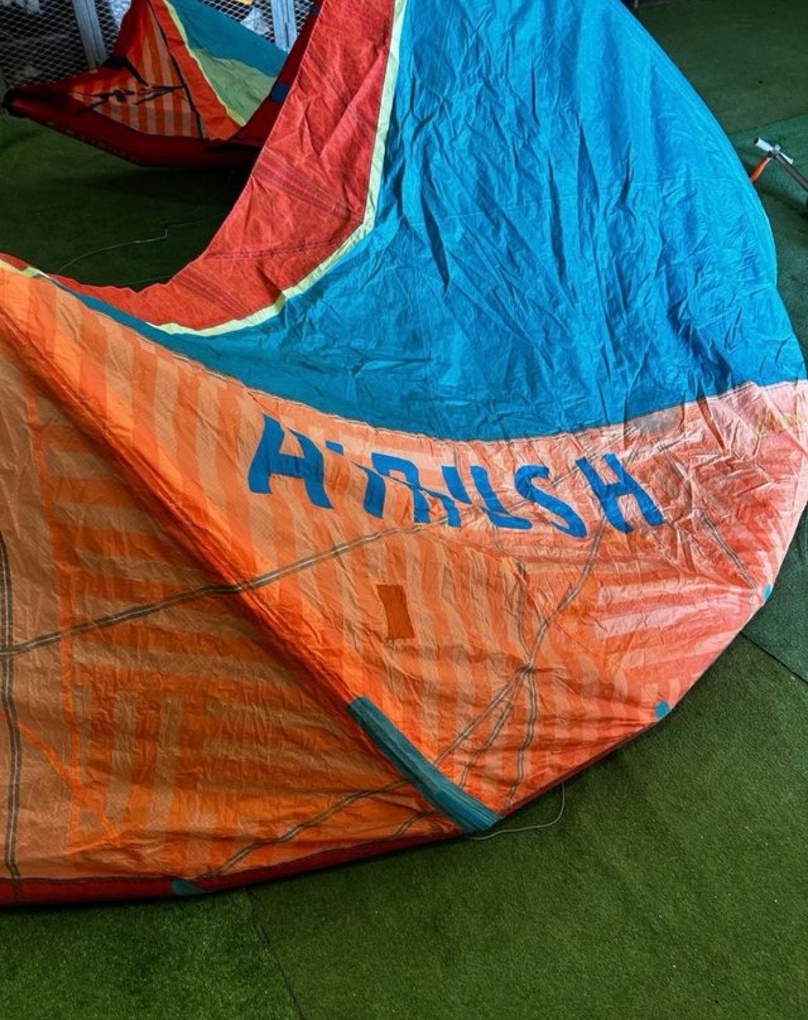 Airush Kitesurf Kite 9m 2020, Watersport en Boten, Kitesurfen, Geen board, Ophalen of Verzenden, Gebruikt, Kite